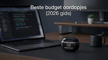 Beste budget draadloze oordopjes 2026 op werkplek met laptop en EGS oordopjes case